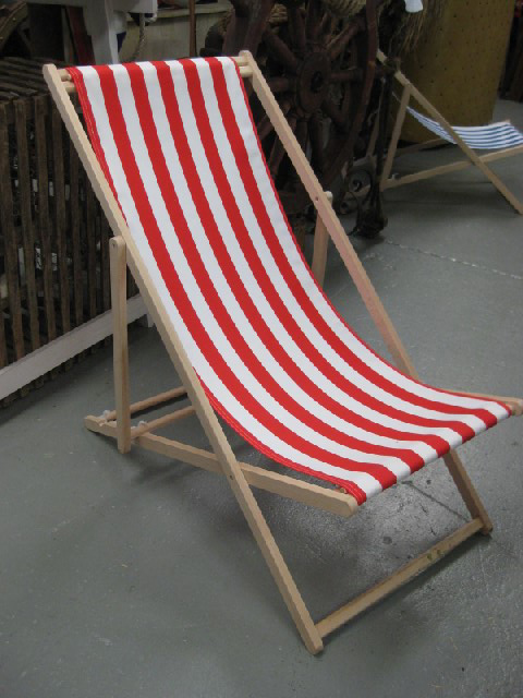 CHAIR, Deck Chair - Red & White, Natural Timber Frame